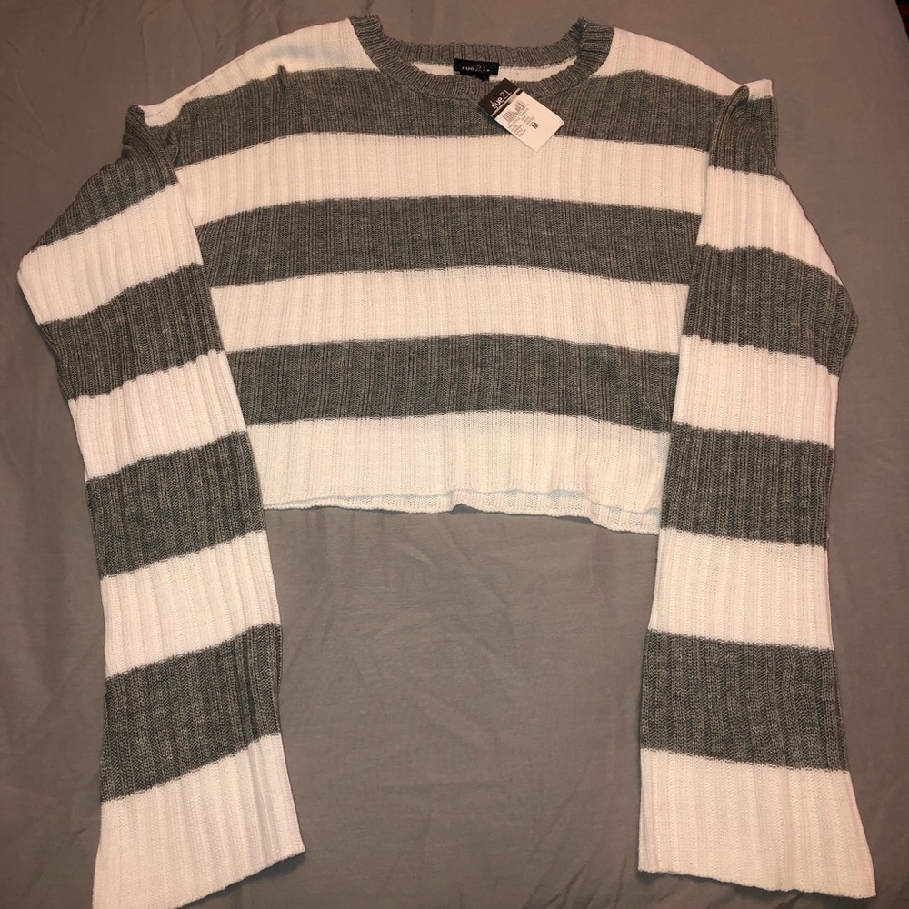 Long sleeve crop top